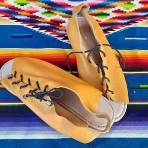 New Flavio Dolce Womens Shoes Mustard size 9B